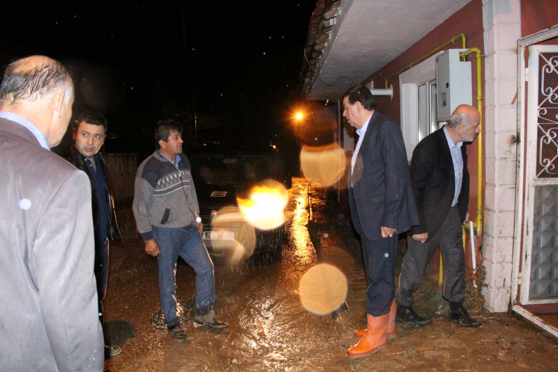 Havza'da 3 Mahalleyi Sel Vurdu