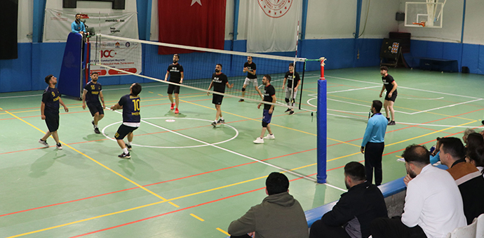 29 Ekim Cumhuriyet Bayramı Voleybol Halk Turnuvası başladı