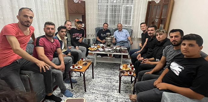 Ak Gençlik Yaylaçatı Mahallesini Ziyaret Etti