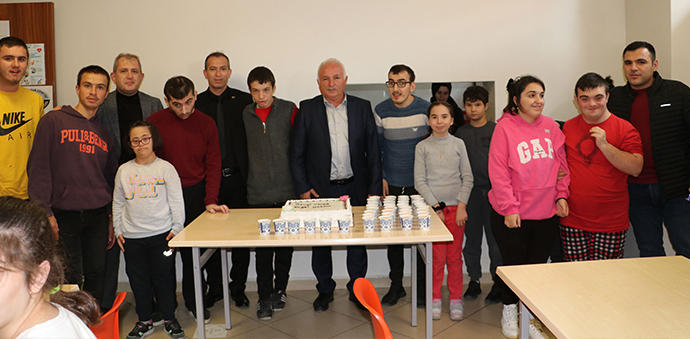 Ak Parti Havza Belediye Başkan Aday Adayı Kaya’da Özel Öğrencilere Ziyaret