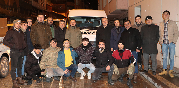 Ak Parti Havza Gençlik Kollarından Gönüllüler Deprem Bölgesine Gitti