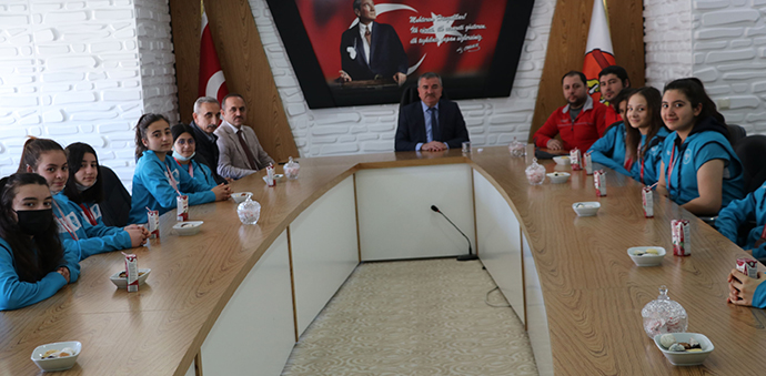 Başarılı Öğrencilerden Havza Belediye Başkanı Özdemir’e Teşekkür