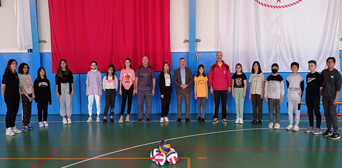 Başkan Özdemir Genç Sporcular İle Buluştu