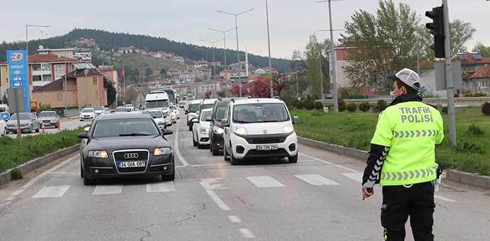 Bayram Tatili Dönüşü Ankara Samsun Karayolunda Yoğunluk Yaşandı
