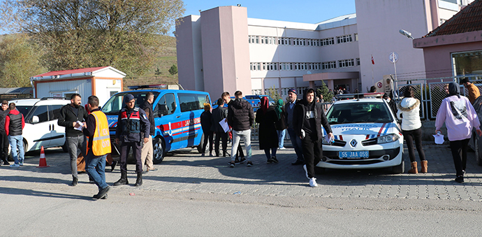 Bin 327 Kişi KPSS Sınavına Girdi