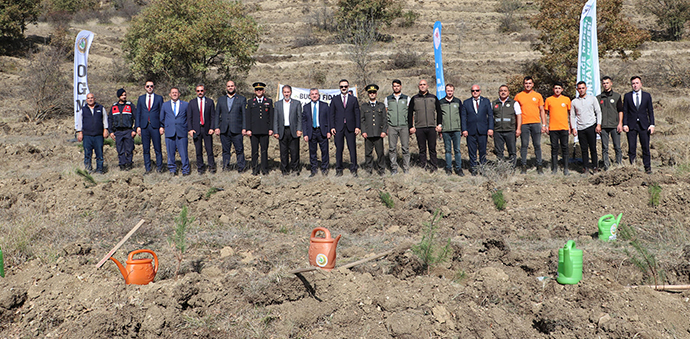 Cumhuriyet'in 100. Yılında 100 Fidan Toprakla Buluşturuldu