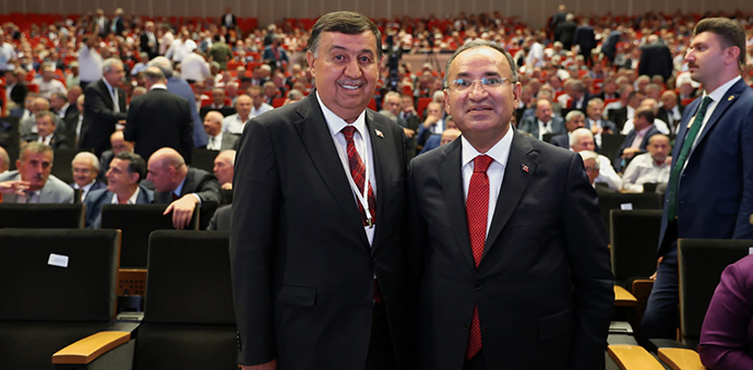 Eski Başkan İkiz Cumhurbaşkanı ve Adalet Bakanı İle Bir Araya Geldi