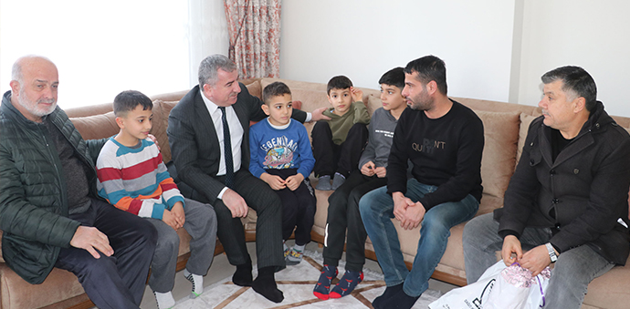 Havza Belediye Başkanı Özdemir’den Depremzedeleri Ziyaret Etti