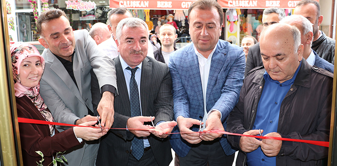 Havza Belediye Başkanı Özdemir, İş Yeri Açılışını Yaptı