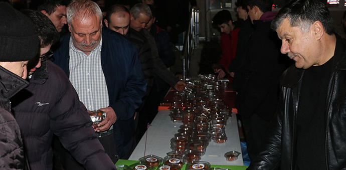 Havza Belediyesi Berat Kandilinde Tatlı Dağıttı
