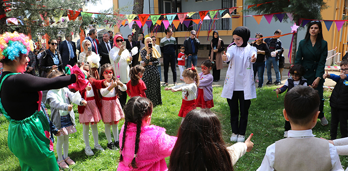 Havza İlk Kıvılcım Anaokulunda 23 Nisan Çocuk Şenliği Düzenlendi