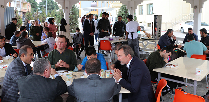 Havza Kaymakamı Nayman ve Belediye Başkanı Özdemir özel öğrenciler ile bir araya geldi