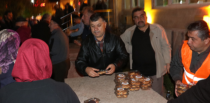Havza Mevlit Kandilinde Kandil Simidi Dağıtıldı