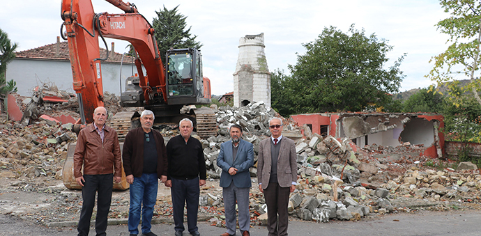 Havza Müftüsü Nurlu’dan Yıkımı Tamamlanan Cami Alanını Ziyaret Etti
