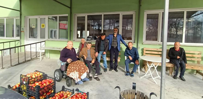 Havza Yeniden Refah Partisi Huzurevi Sakinlerine Taze Meyve