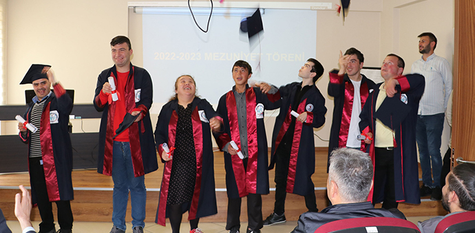 Havza’da Özel Öğrencileri İçin Mezuniyet Töreni Düzenledi