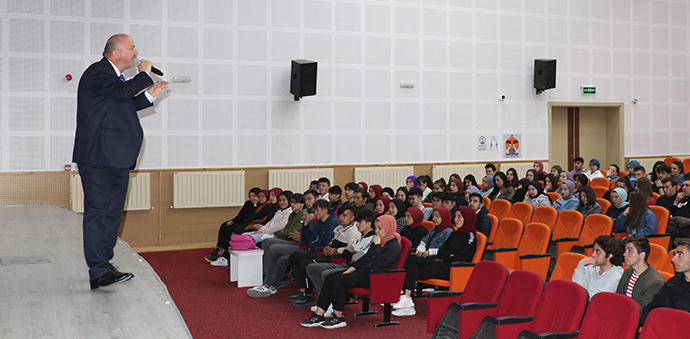 Lise Öğrencilerine “Güvenli Gençlik, Güvenli Gelecek” Projesi Semineri
