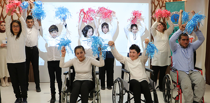 Özel öğrencilerden 3 Aralık Dünya Engeliler Günü Programı