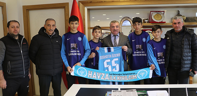 Şampiyon Futbolculardan Havza Belediye Başkanı Özdemir’e Ziyaret