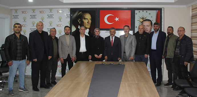 Samsun Eski Valisi Osman Kaymak’tan Ak Parti İlçe Teşkilatına Ziyaret