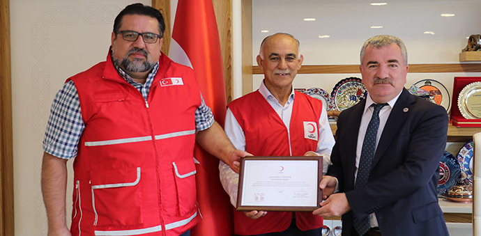 Türk Kızılay Samsun Kan Bağışı Merkezinden Kaymakam Nayman ve Başkan Özdemir’e teşekkür