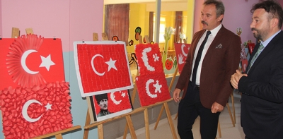Anaokulundaki Minik Öğrencilerden Bayrak Ve Atatürk Temalı Sergi