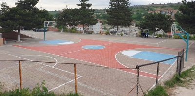 Öğretmenler Okulun Bahçesine Spor Alanı Kazandırdılar
