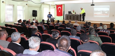  Servis Araç Firma Yetkilileri, Sürücüleri Ve Rehber Personeline Trafik Eğitimi
