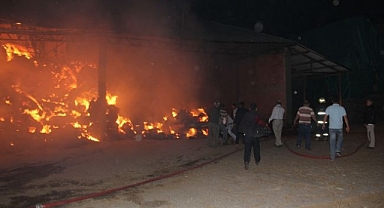 Havza\'da Samanlık Yangını 300 Ton Saman Yandı