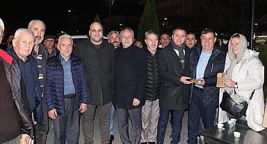 CHP Berat Kandilinde Çay ve Kandil Simiti Dağıtıldı