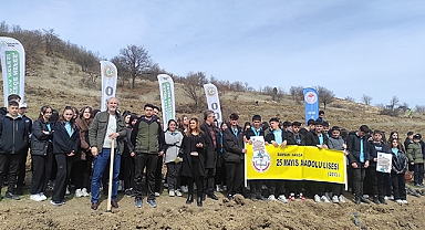 Havza’da 300 Öğrenci 1000 Fidanı Toprakla Buluşturdu