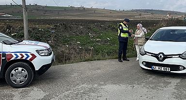 Havza Jandarma'dan Kadınlara Çiçek Jesti