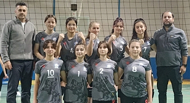 25 MAYIS ANADOLU LİSESİ VOLEYBOLDA İL ÜÇÜNCÜSÜ