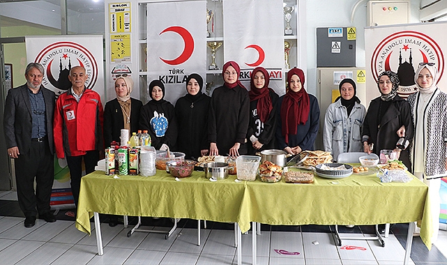 Havza Anadolu İmam Hatip Lisesinden Kızılay Yararına Kermes