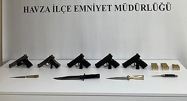 Havza'da 5 Tabanca ve 4 Bıçak Ele Geçirildi