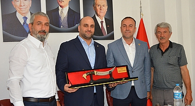 Havza Muhtarları Derneğinden MHP İlçe Başkanlığına Ziyaret