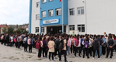 Havza'da 5 Bin 554 Öğrenci ve 550 Öretmen İçin Ders Başı Yaptı