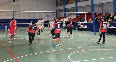 Havza’da 29 Ekim Cumhuriyet Bayramı Voleybol Halk Turnuvası Devam Ediyor