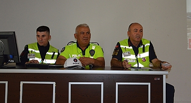 Havza'da Servis Araç Yetkilileri, Sürücüleri Ve Rehber Personeline Trafik Eğitimi