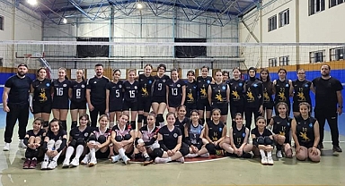 Küçük Kızlar ve Yıldız Kızlar Hazırlık Maçında Bir Araya Geldi