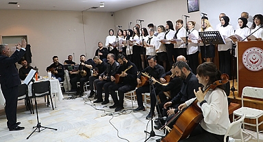 Farklı Meslek Gruplarını Bir Araya Getiren Koro, İlk Konserini Verdi