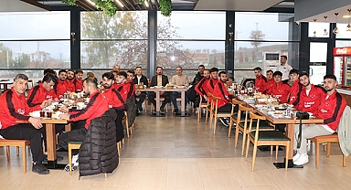 Havza Belediyespor Yönetiminden Futbolculara Kahvaltı