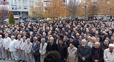 80 Kişilik Umre Kafilesi Dualarla Kutsal Topraklara Uğurlandı