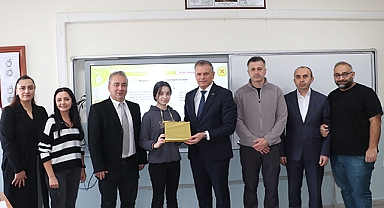 Samsun İl Birincisine Ödülünü Ticaret İl Müdürü Turpçu Verdi