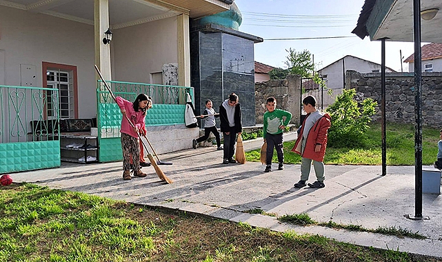 Şerifali ve Şeyhali Cami Temizliğinde El Ele Verdiler