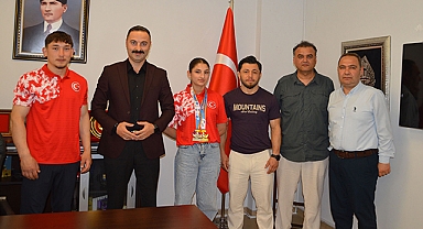 Avrupa ve Dünya Şampiyonundan Havza Kaymakamı Ayvat ve Belediye Başkanı İkiz’e ziyaret