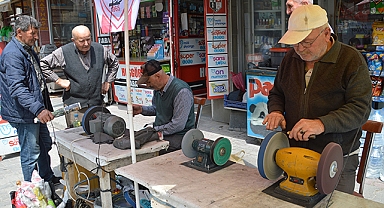 Havza’da Kurban Öncesi Bıçak Tezgâhlarında Yoğun Mesai