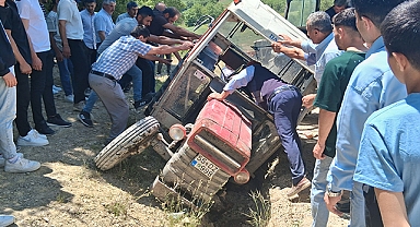 Havza’da Traktör ile Otomobil Çarpıştı: 3 Yaralı