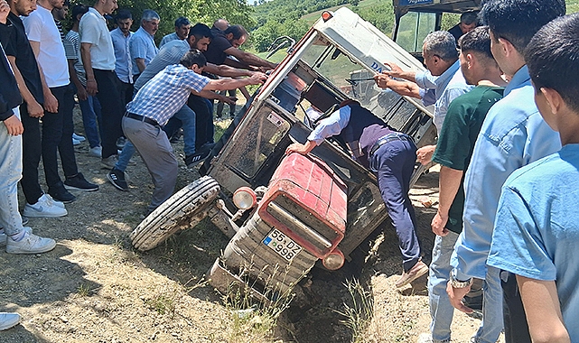 Havza’da Traktör ile Otomobil Çarpıştı: 3 Yaralı