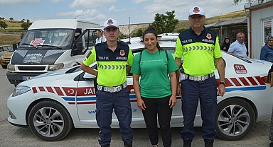 Kimliğini Unutan Adayı Sınava Jandarma Yetiştirdi